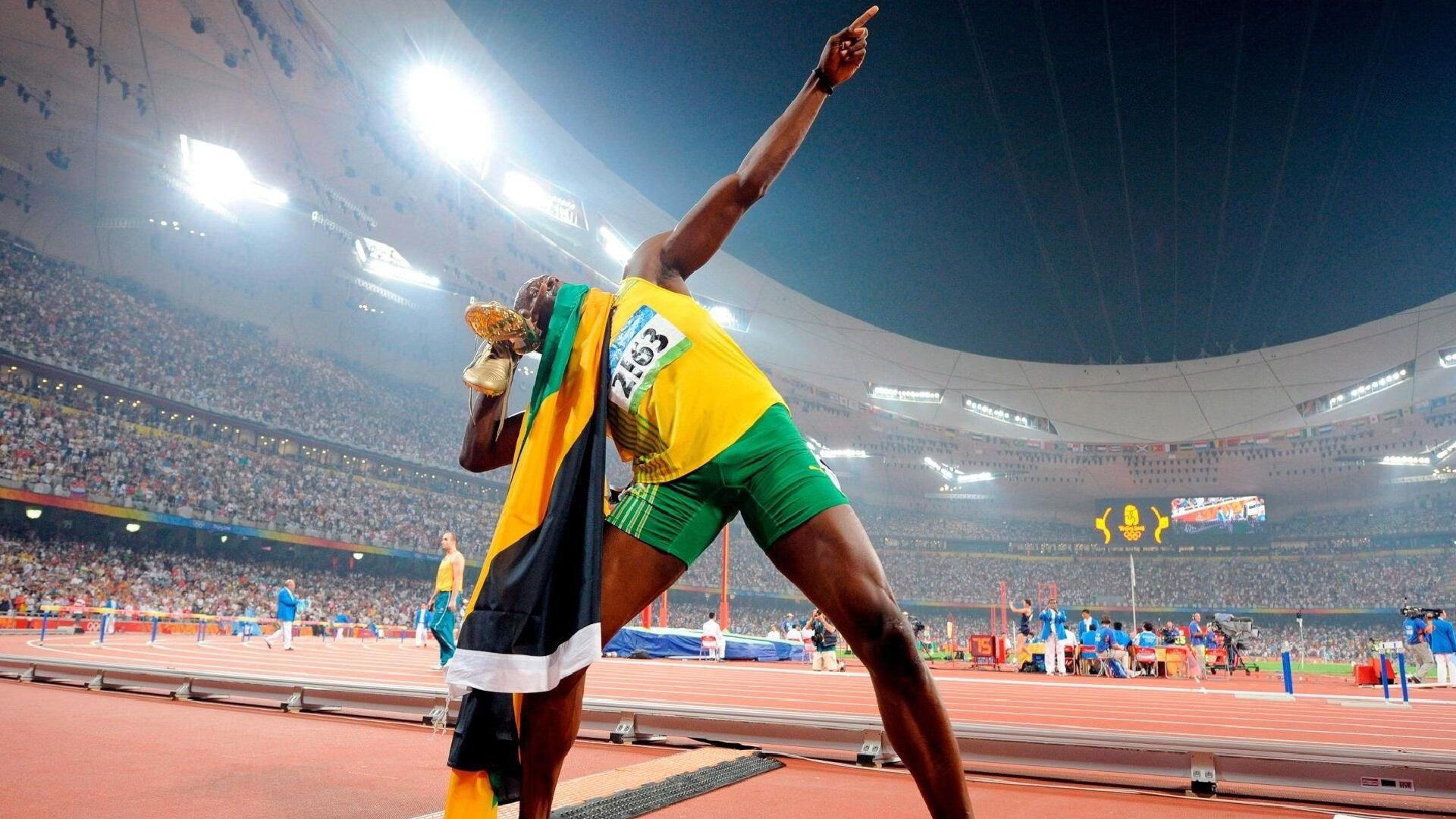 “费尔南多·比亚尔巴的技术突破，使美洲狮队成为全球橄榄球的新力量”